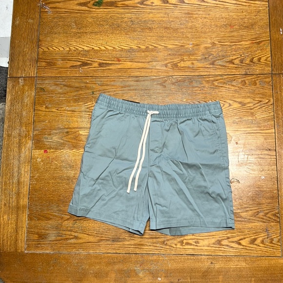 Banana Republic 7' Easy Short - Picture 1 of 4